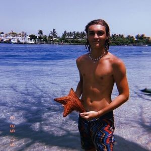 Meet your Posher, Ethan